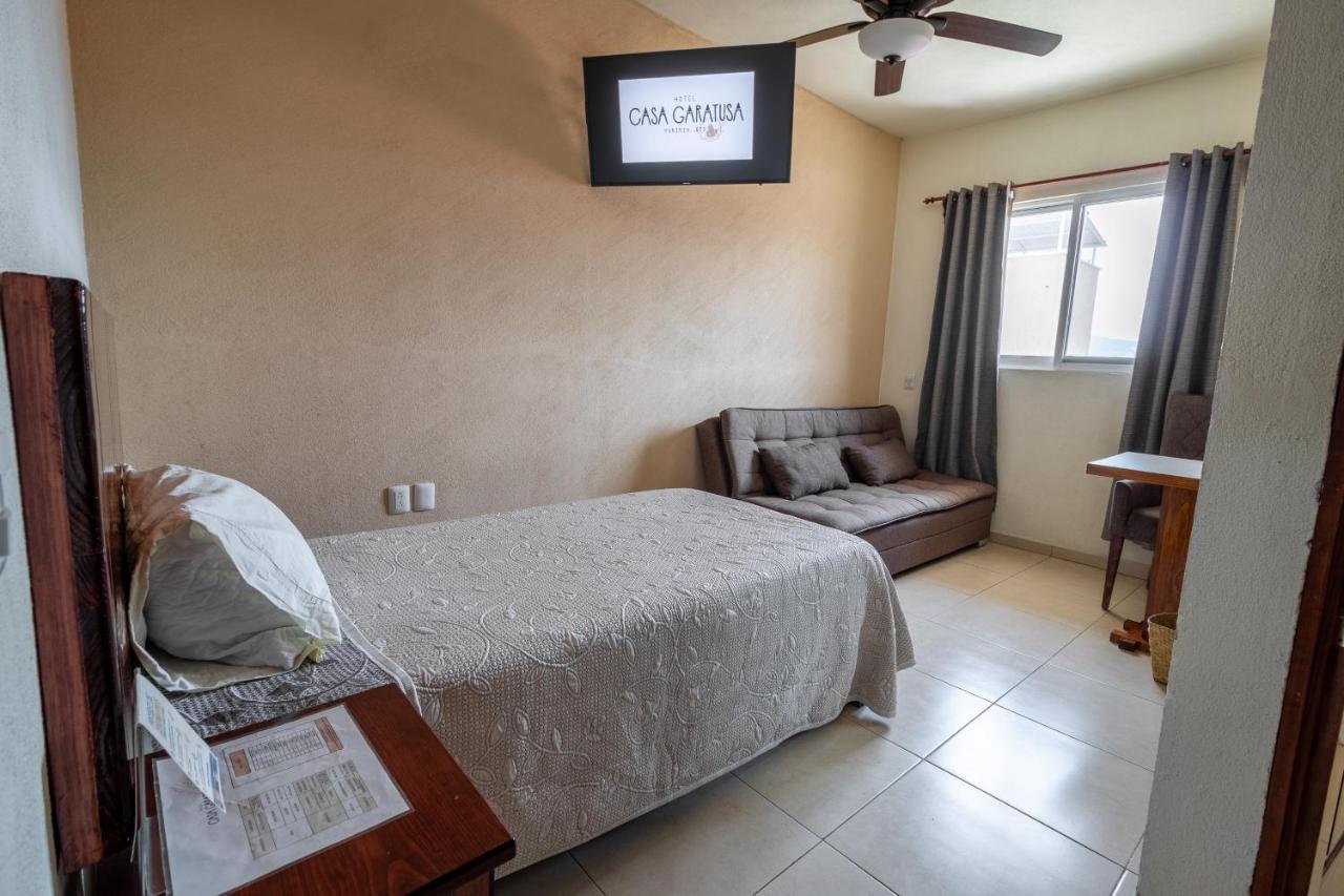 Hotel Casa Garatusa Yuriria Екстериор снимка