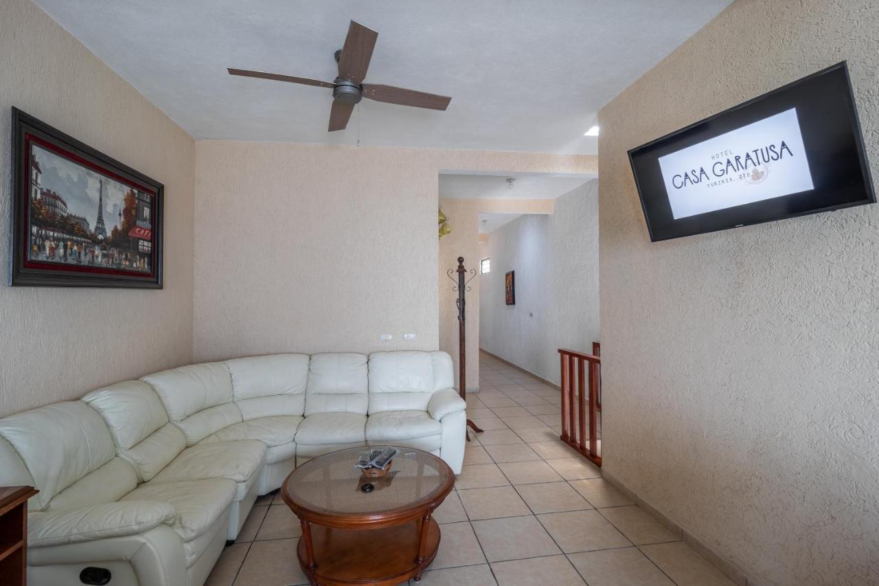 Hotel Casa Garatusa Yuriria Екстериор снимка