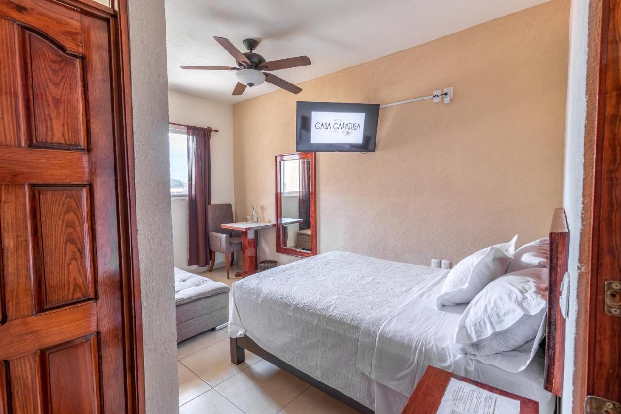 Hotel Casa Garatusa Yuriria Екстериор снимка